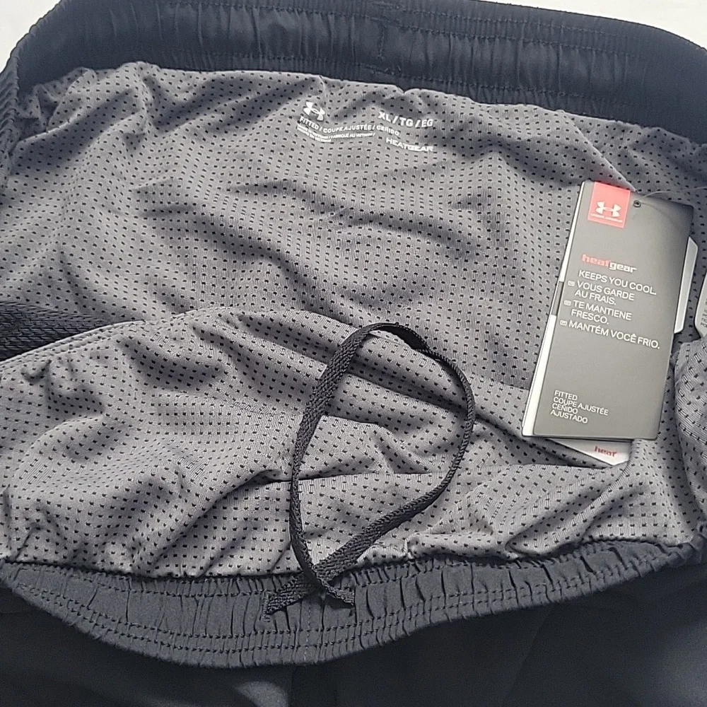 NWT Under Armour Men's Black Shorts